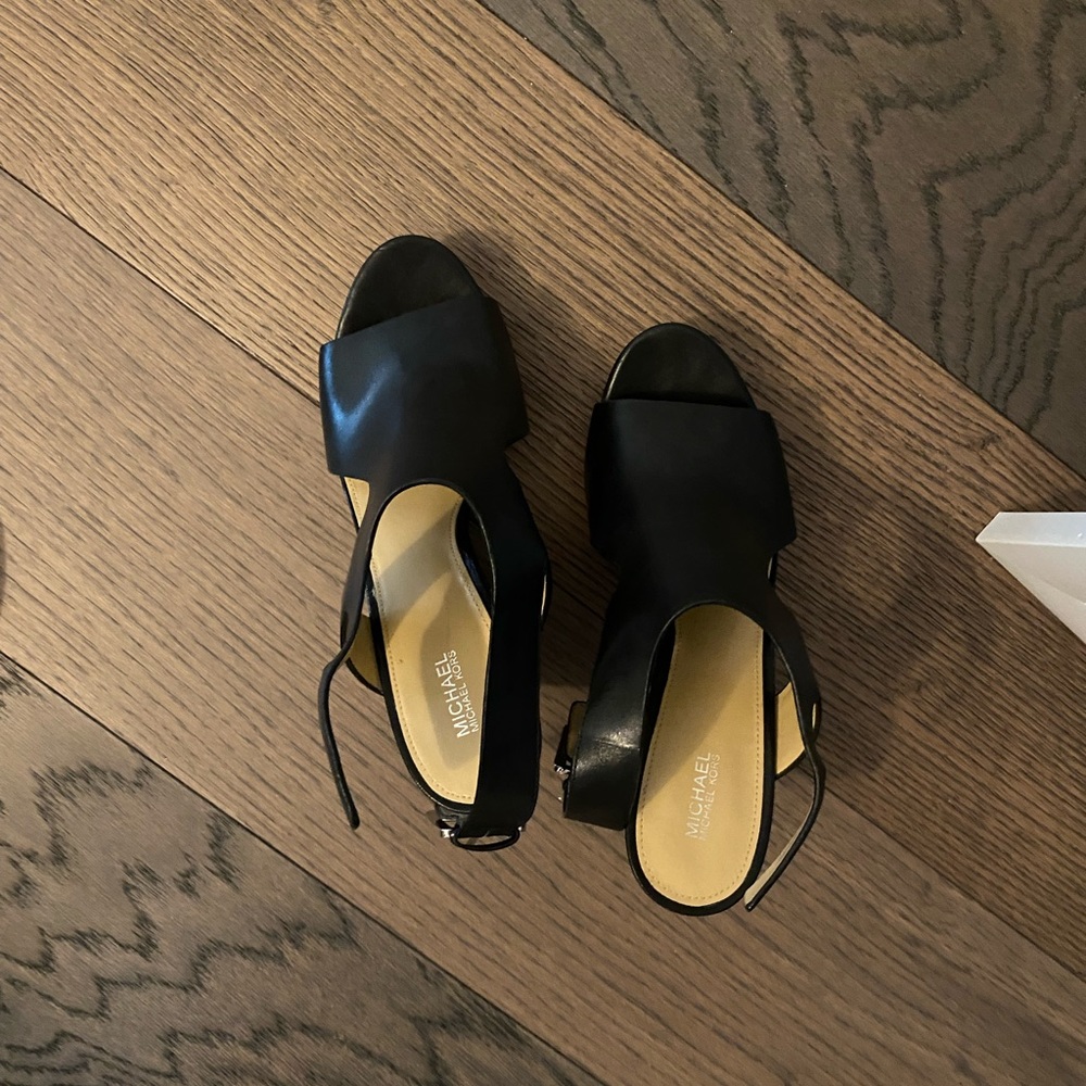 Michael Kors wedges - Picture 3 of 3